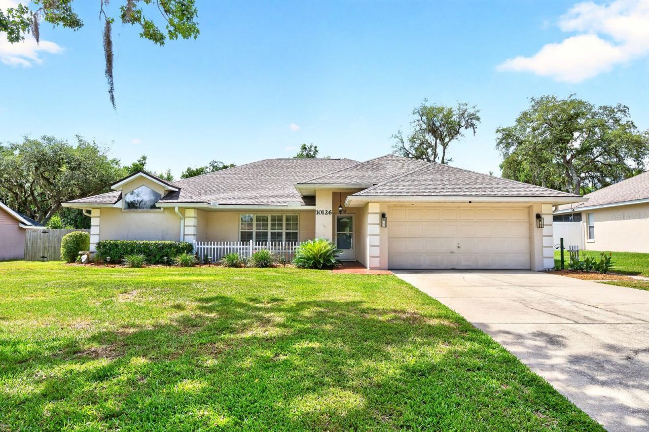 10126 Silver Bluff Drive, Leesburg, FL 34788 Main Photo