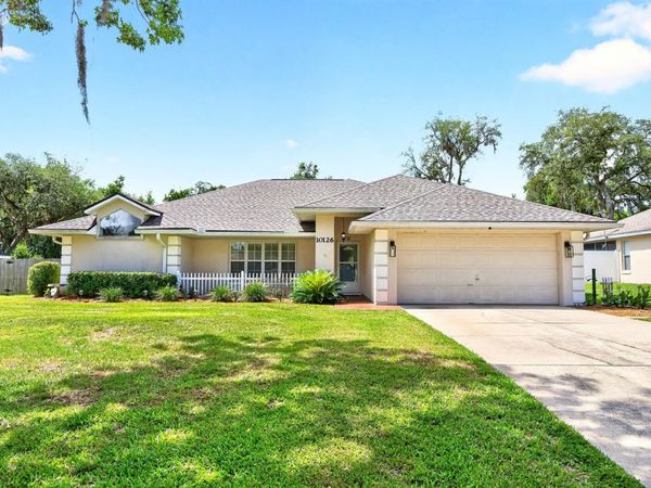 10126 SILVER BLUFF DRIVE , LEESBURG, FL 34788