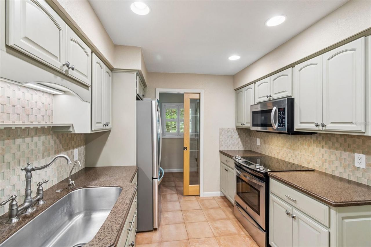 7823 Radcliffe Circle , Port Richey, FL 34668 Photo