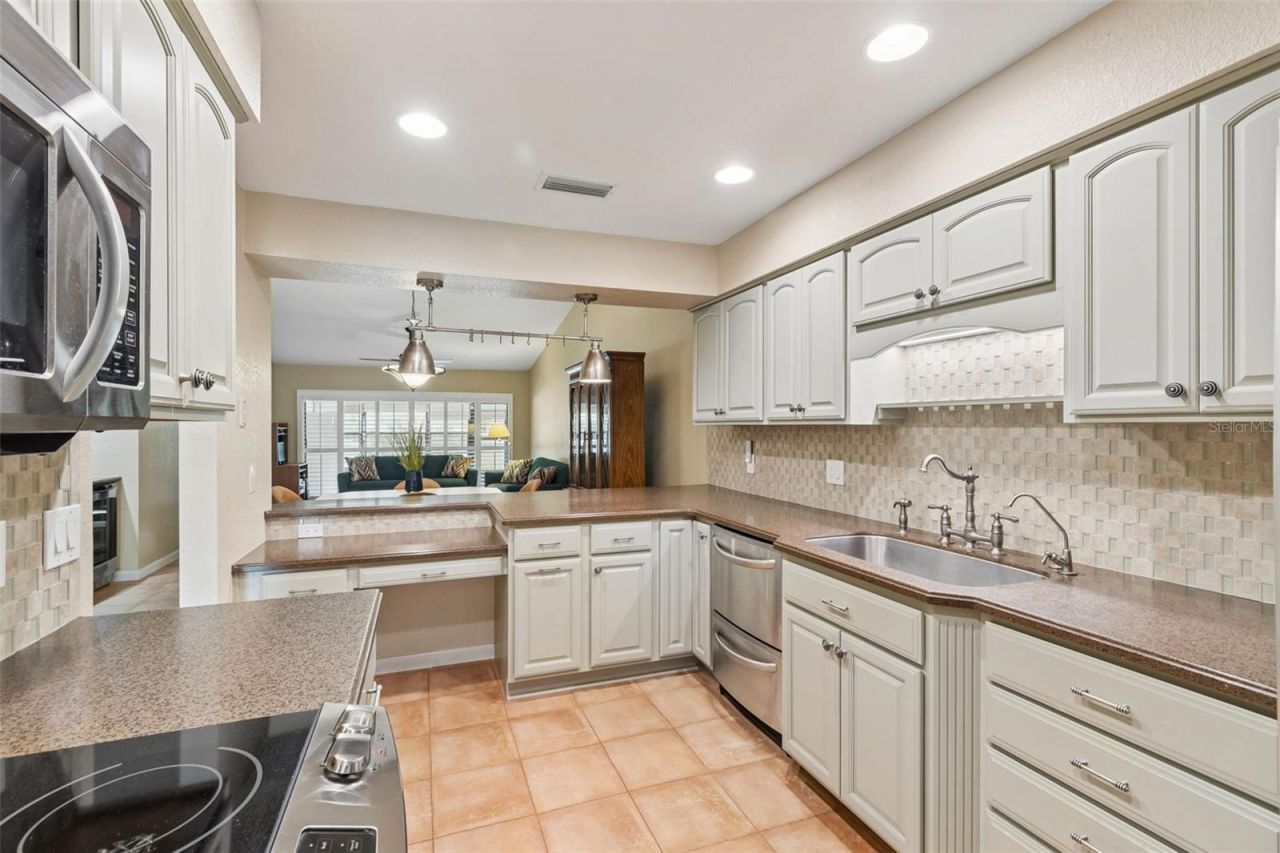 7823 Radcliffe Circle , Port Richey, FL 34668 Photo