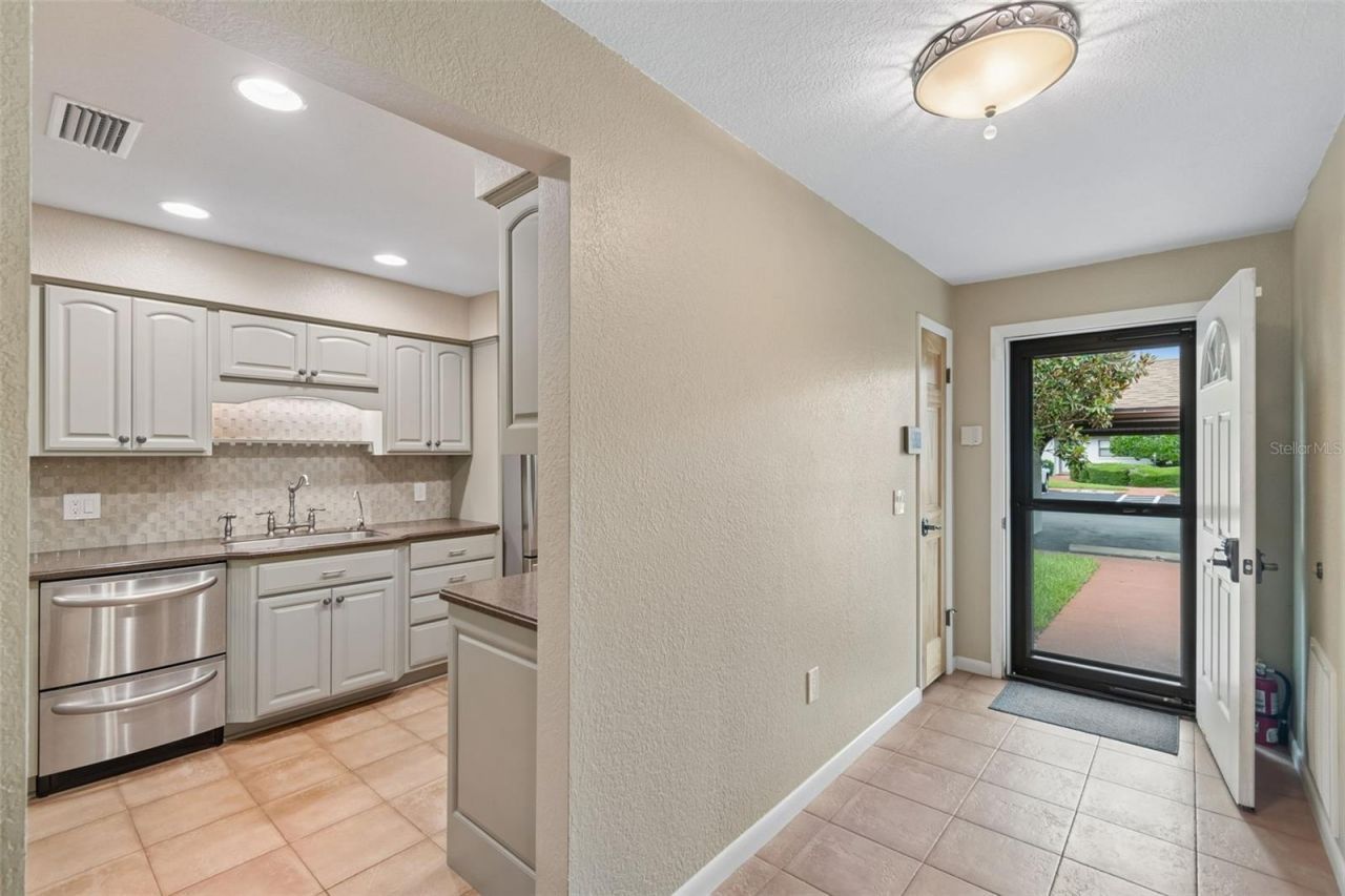 7823 Radcliffe Circle , Port Richey, FL 34668 Photo