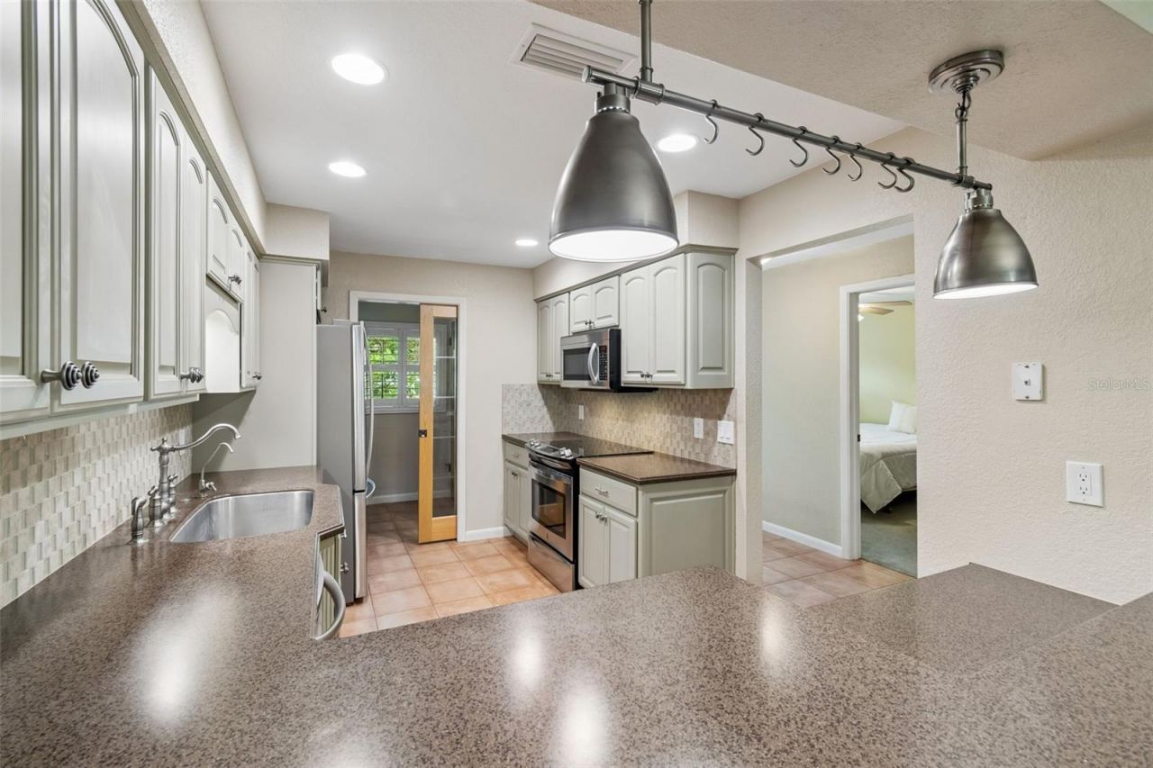 7823 Radcliffe Circle , Port Richey, FL 34668 Photo