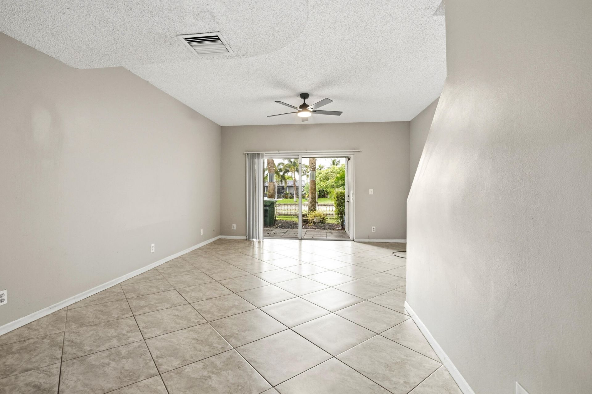 5380 Jubilee Way, Unit 200, Margate, FL 33063 Photo