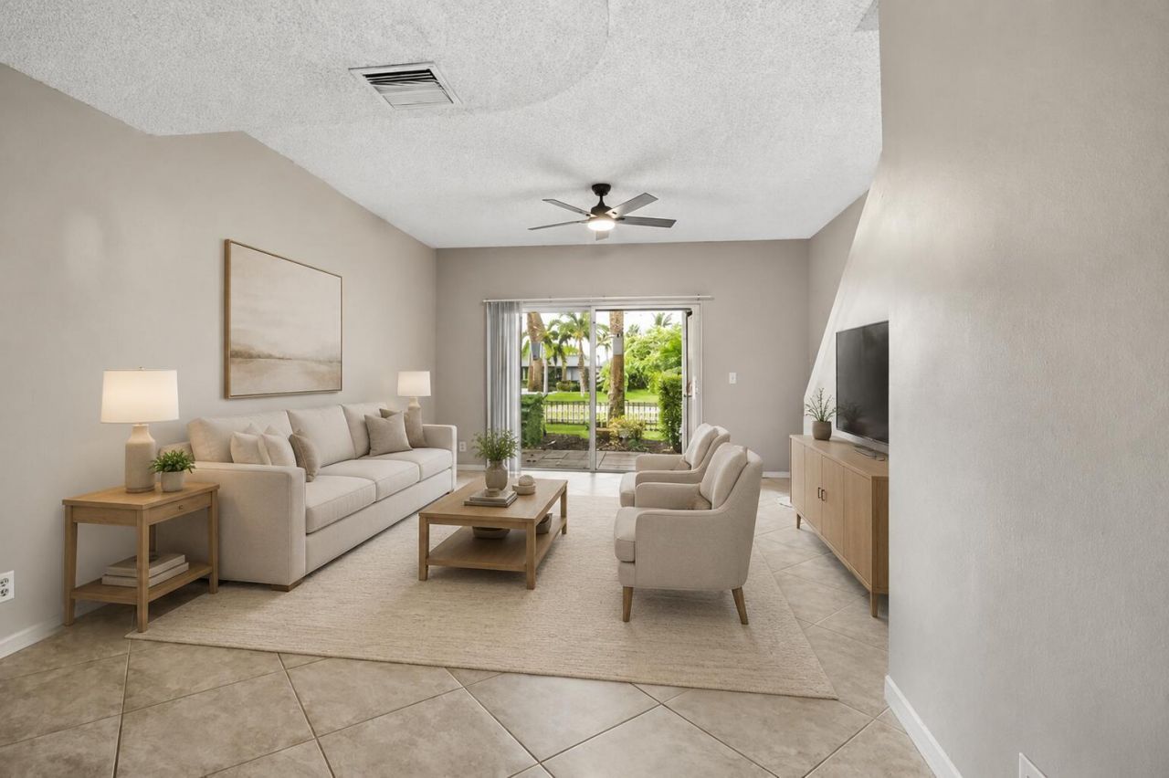5380 Jubilee Way, Unit 200, Margate, FL 33063 Photo
