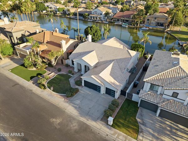 2011 E CLIPPER Lane, Gilbert, AZ 85234