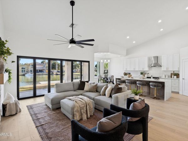 2011 E CLIPPER Lane, Gilbert, AZ 85234