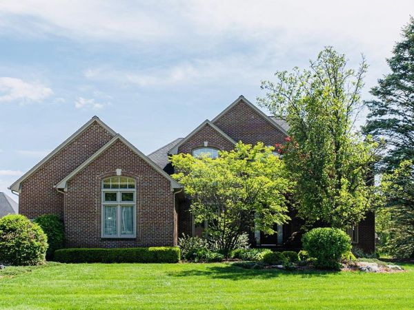 3801 Fawn Drive, Rochester, MI 48306