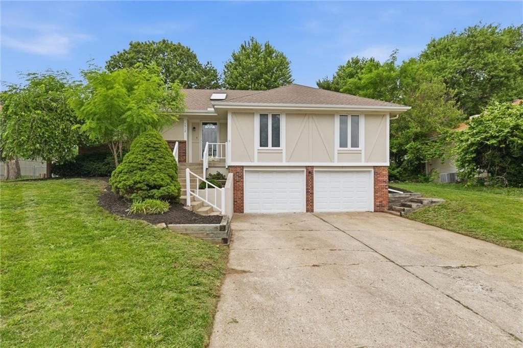 1512 NE Westwind Drive, Lees Summit, MO 64086 Main Photo