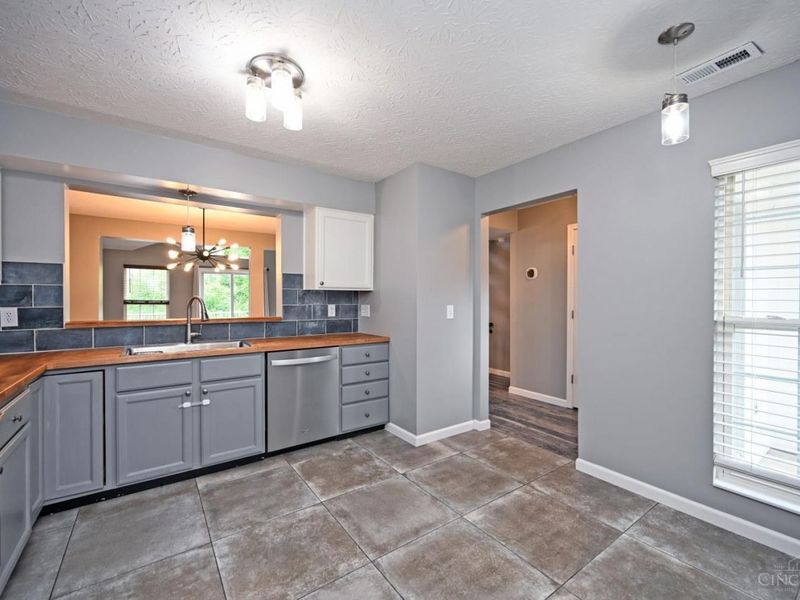 4172 E Village Drive, Mason, OH 45040 Photo 12