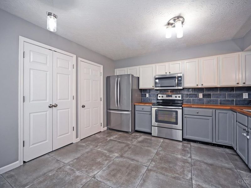 4172 E Village Drive, Mason, OH 45040 Photo 13