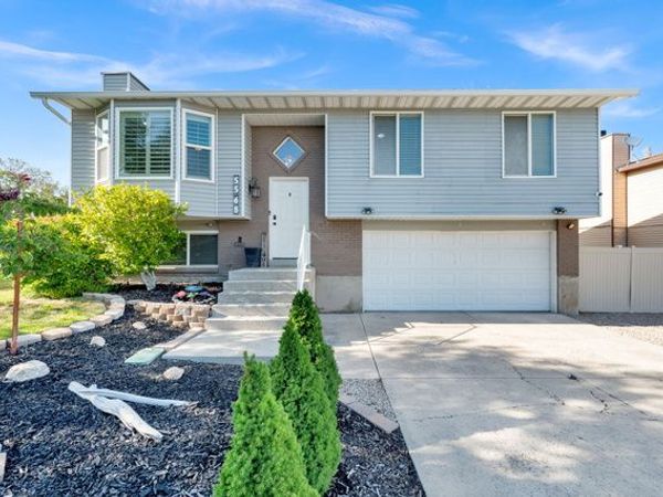 5568 W GOLDEN GATE CIR S, West Jordan, UT 84081