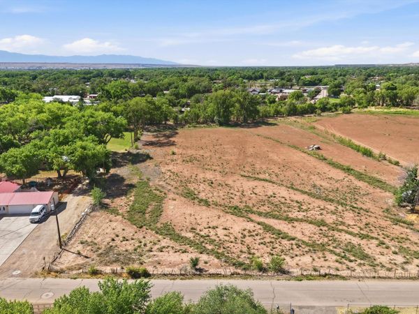 2220 Muniz Road SW, Albuquerque, NM 87105