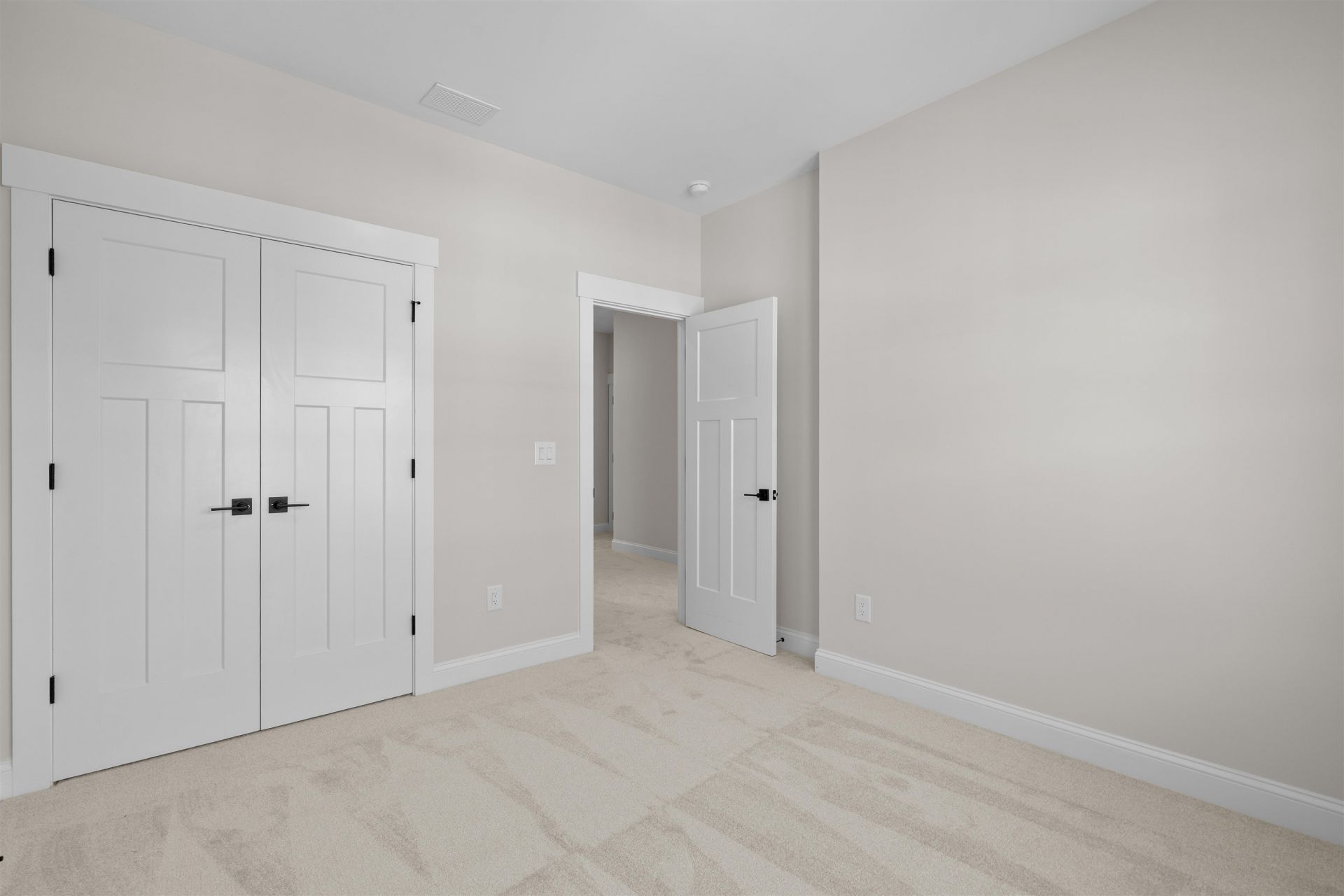 8569 Sashay Ct. Photo 32