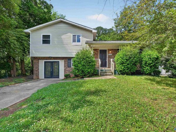 3260 NW Uvalde Lane NW, Huntsville, AL 35810