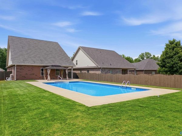 428 E Mossyleaf Drive SW, Huntsville, AL 35824