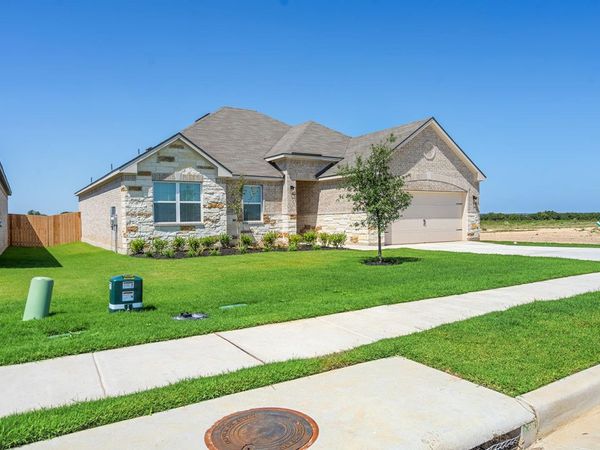 401 W Luna Blue LN, Jarrell, TX 76537
