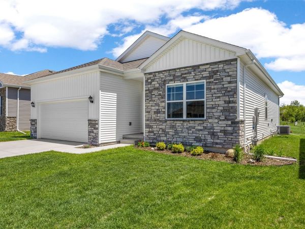 3389 Dreusicke Drive , Coralville, IA 52241