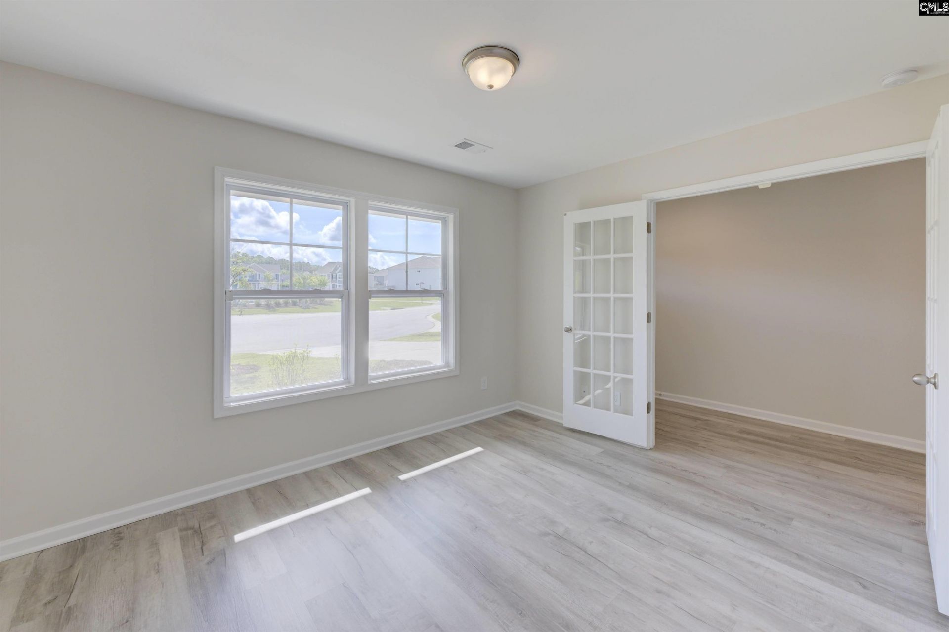 139 Texas Black Way  Photo 6