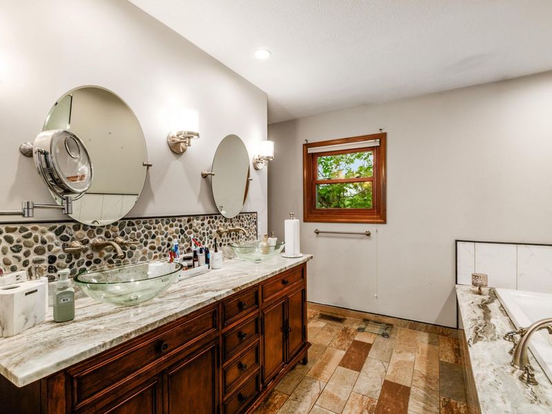6255 Spinnaker Drive, Lewis Center, OH 43035 Photo 7