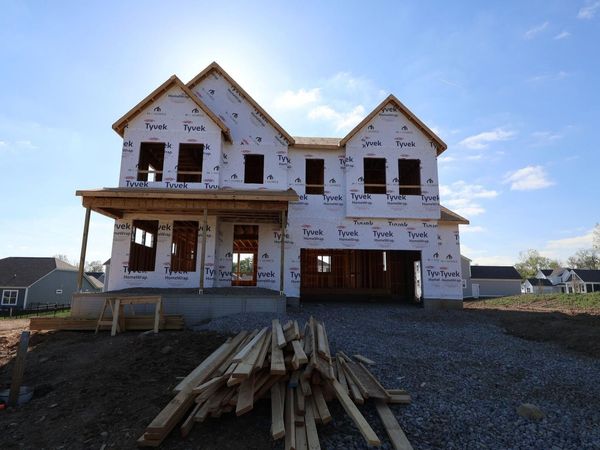 402 Fannin Drive , Pataskala, OH 43062