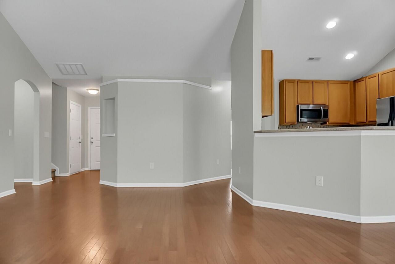 9850 Stockport Circle Photo 12