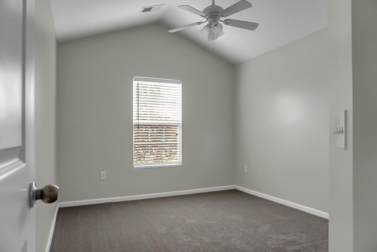 9850 Stockport Circle Photo 28