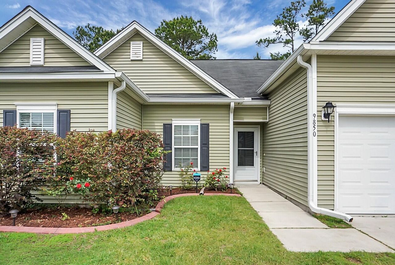 9850 Stockport Circle Photo 4