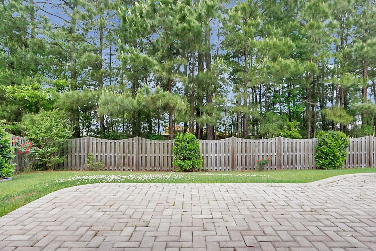 9850 Stockport Circle Photo 40