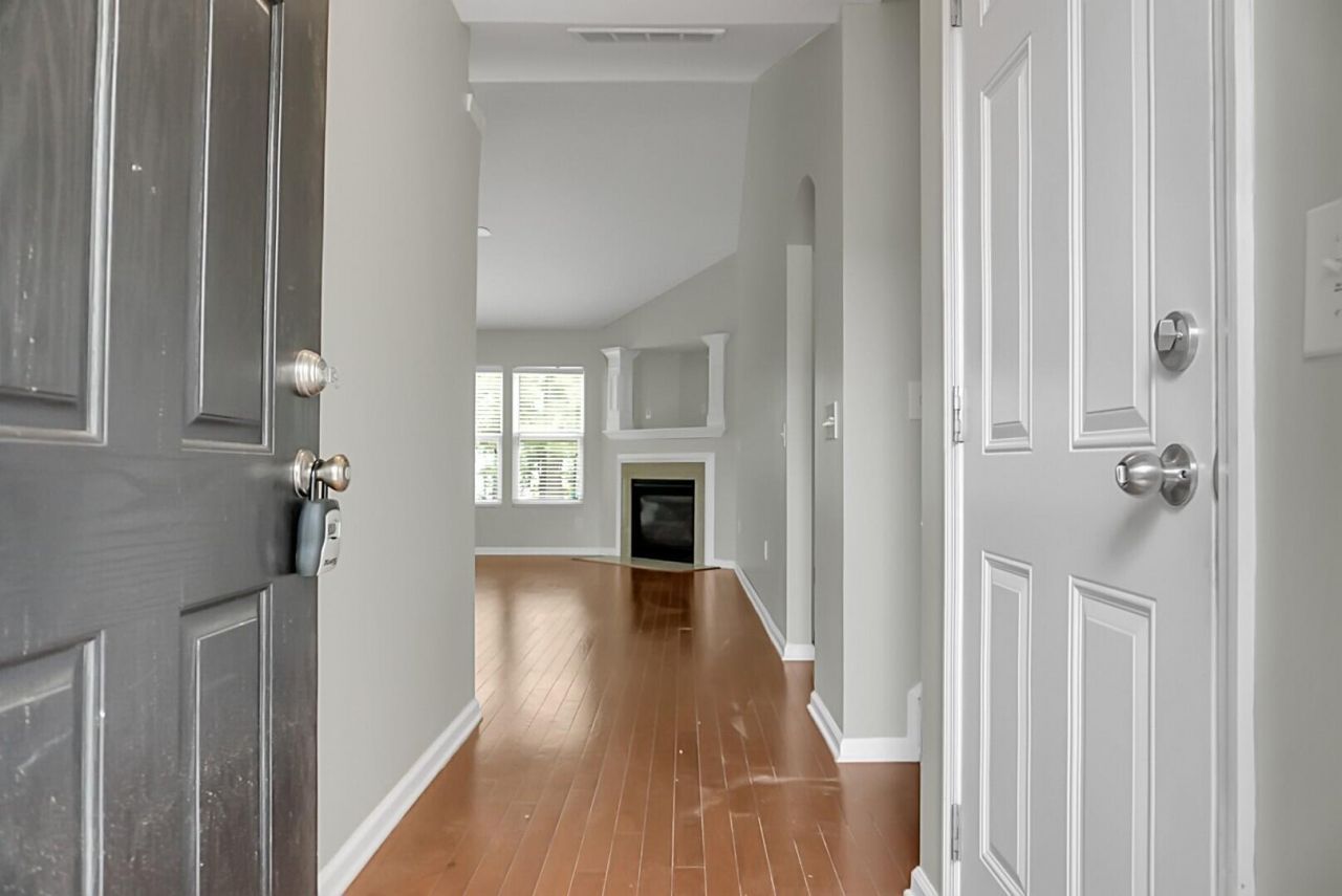 9850 Stockport Circle Photo 5