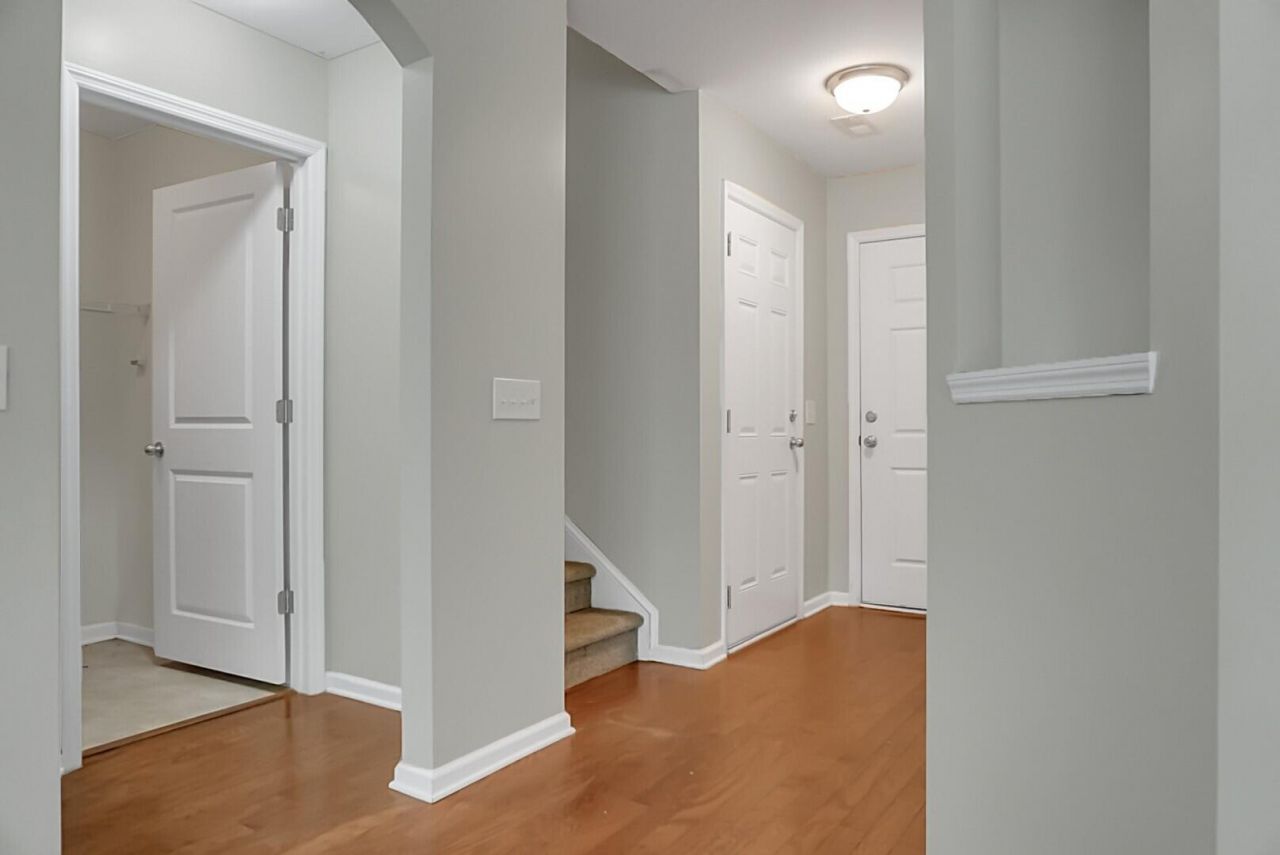 9850 Stockport Circle Photo 6