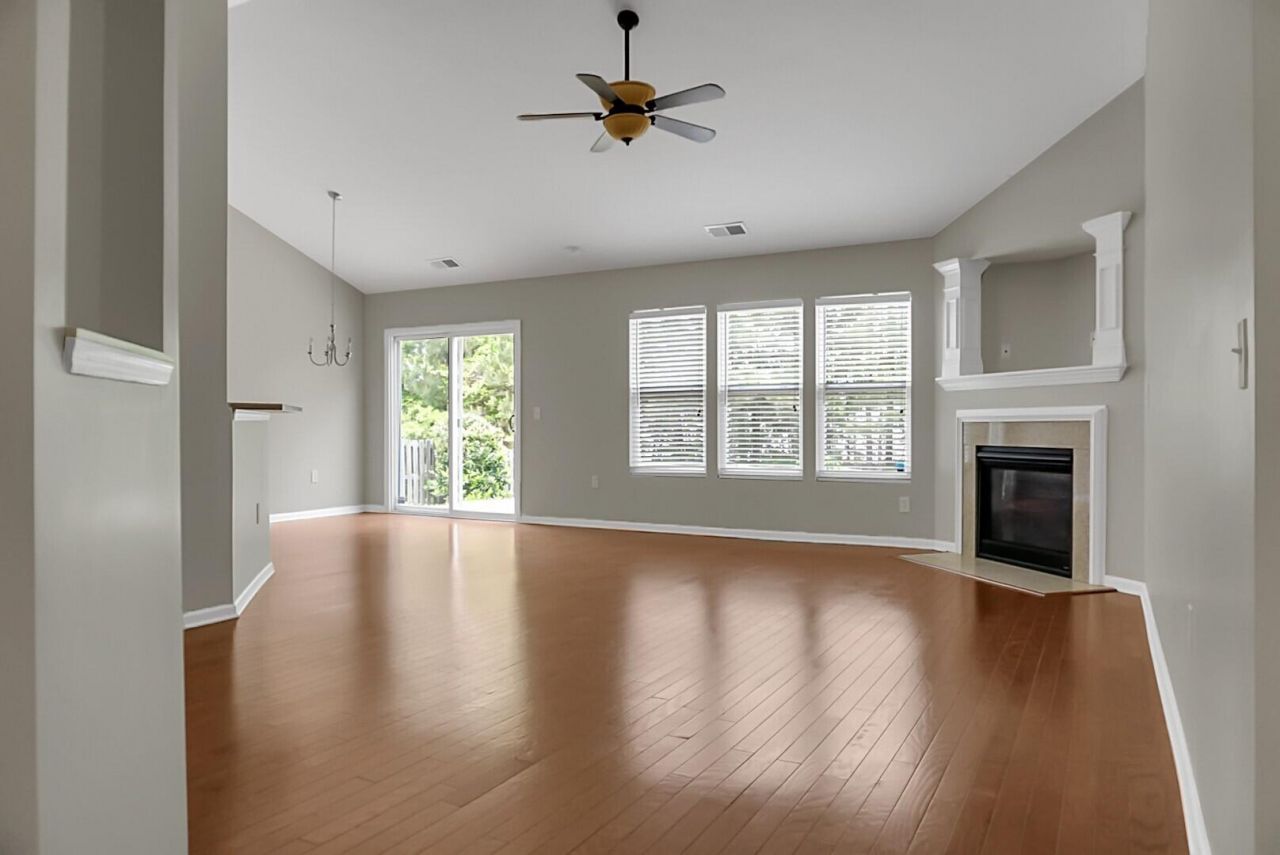 9850 Stockport Circle Photo 8