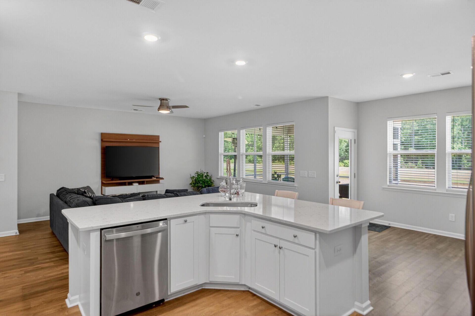 328 Firewheel Court Photo 14