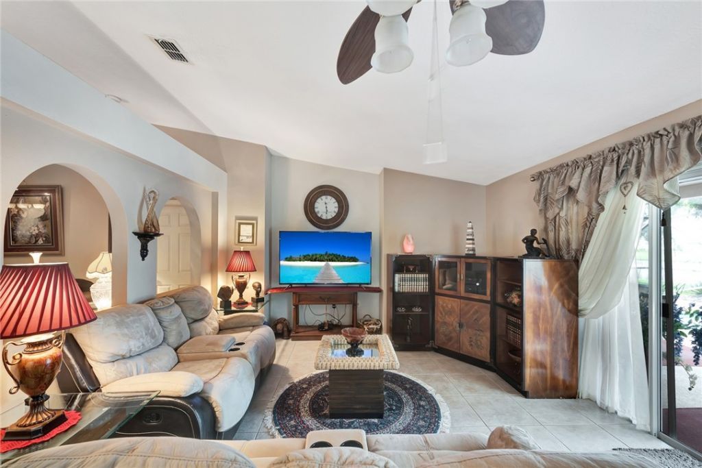 2554 12th Square Sw, Vero Beach, FL 32968 Photo