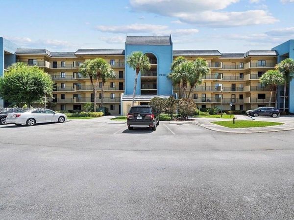 2786 Tennis Club Dr , Unit 302, West Palm Beach, FL 33417