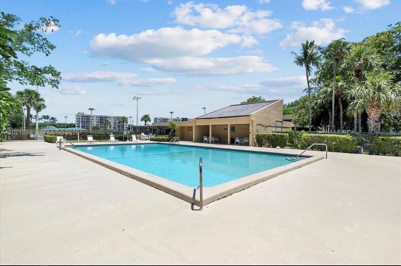 2786 Tennis Club Dr , Unit 302, West Palm Beach, FL 33417 Photo