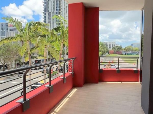 90 NE 32nd ST , Unit 201, Miami, FL 33145