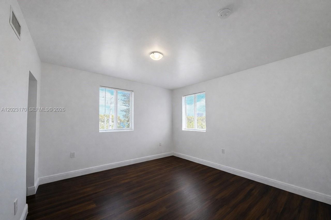 540 NW 7th St , Unit 36, Miami, FL 33136 Photo