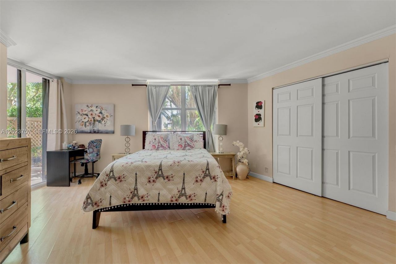 2000 Towerside Ter , Unit 308, Miami, FL 33138 Photo