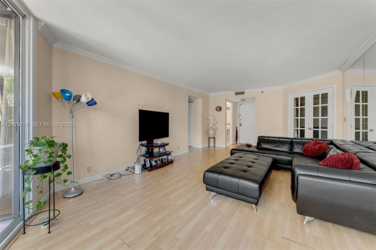 2000 Towerside Ter , Unit 308, Miami, FL 33138 Photo