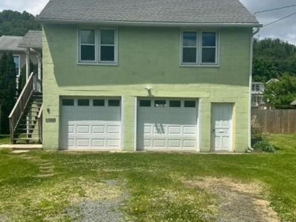 102 MYRTLE AVENUE, READING, PA 19606