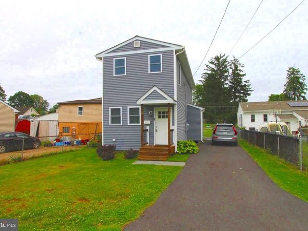 1807 PARKVIEW AVENUE , BRISTOL, PA 19007