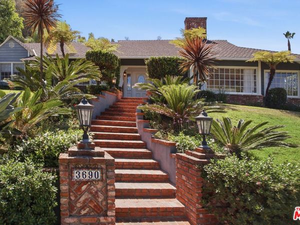 3690 Crownridge Drive, Sherman Oaks, CA 91403