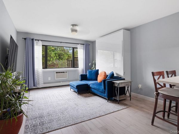 2261 Palmer Avenue, Unit 4L, New Rochelle, NY 10801