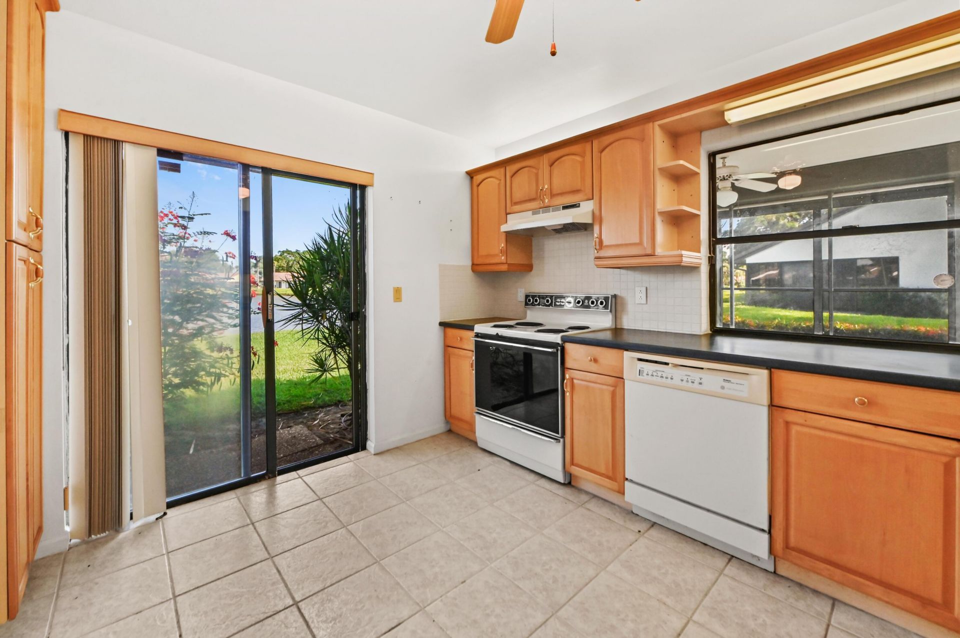 5537 Parkwalk Circle E, Boynton Beach, FL 33472 Photo
