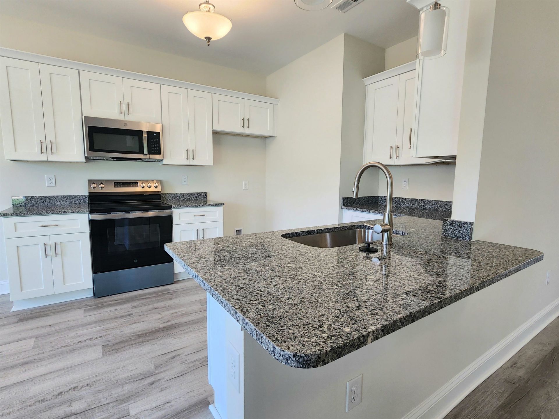 3431 Spivey St. Photo 5