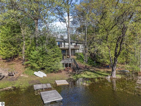 4064 Spider Lake N, Traverse City, MI 49696