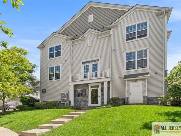 2105 Ethan Lane, Highland Park, NJ 08904