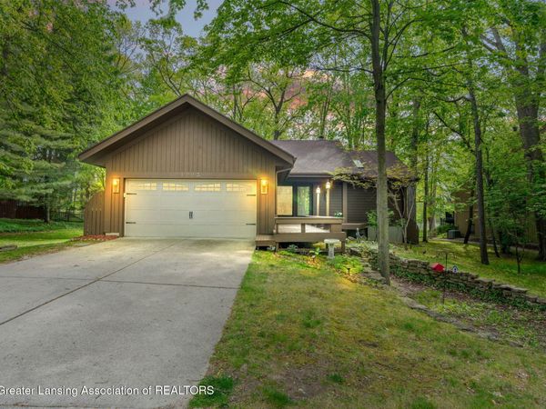 1223 Woodwind Trail, Haslett, MI 48840