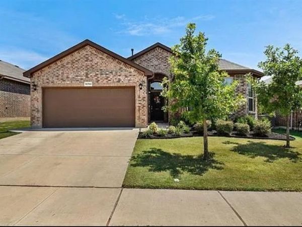 15704 Oak Pointe Drive, Fort Worth, TX 76177