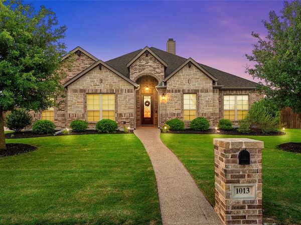 1013 Steamboat Drive , Hewitt, TX 76643